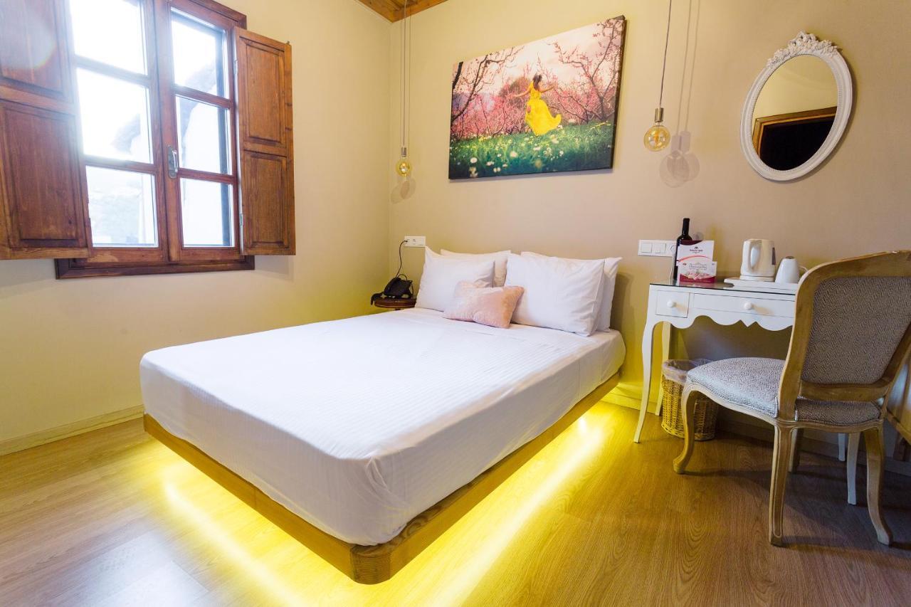 Blossom Rooms & Suite Veria  Bagian luar foto