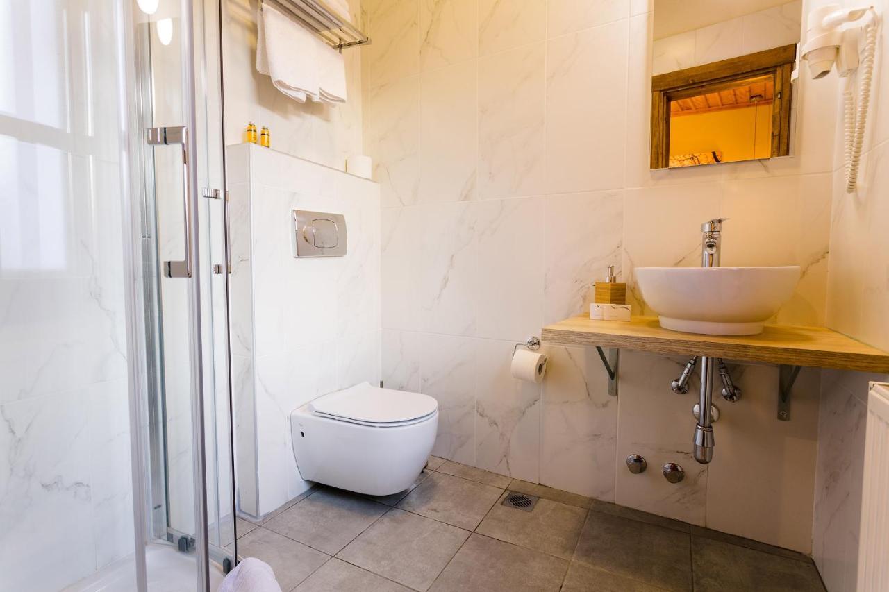 Blossom Rooms & Suite Veria  Bagian luar foto