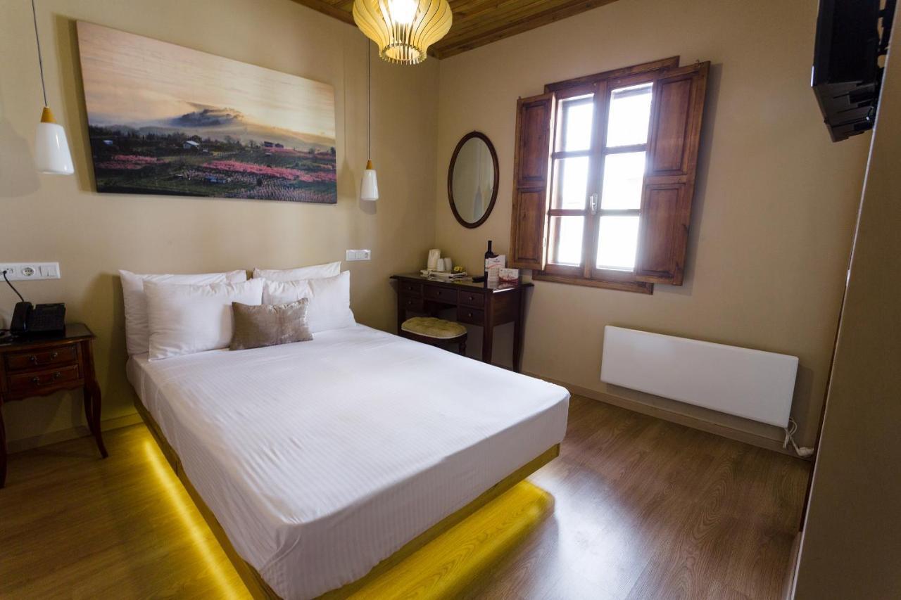 Blossom Rooms & Suite Veria  Bagian luar foto
