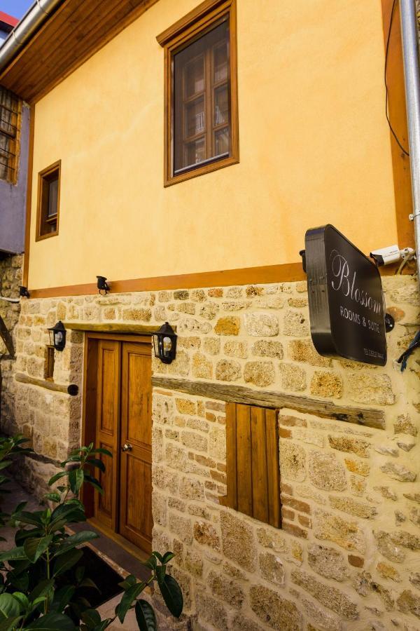 Blossom Rooms & Suite Veria  Bagian luar foto