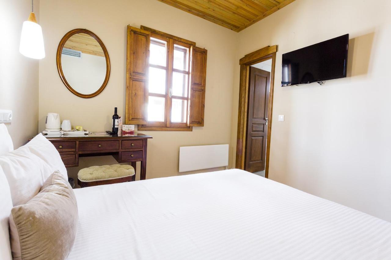 Blossom Rooms & Suite Veria  Bagian luar foto