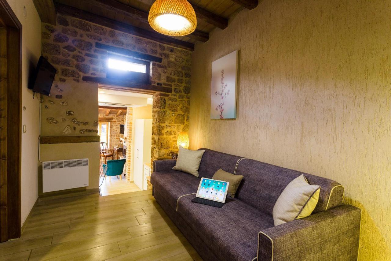 Blossom Rooms & Suite Veria  Bagian luar foto