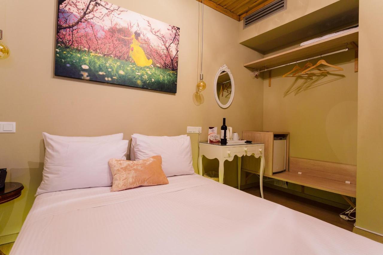 Blossom Rooms & Suite Veria  Bagian luar foto